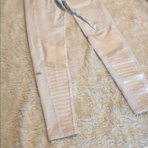 ALO Yoga Pants